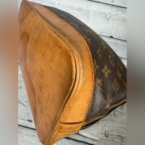 Louis Vuitton Alma Brown Canvas Monogram Leather Handbag - Picture 10 of 16